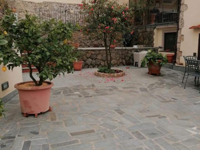 Appartamento in Affitto a Pietrasanta Capriglia