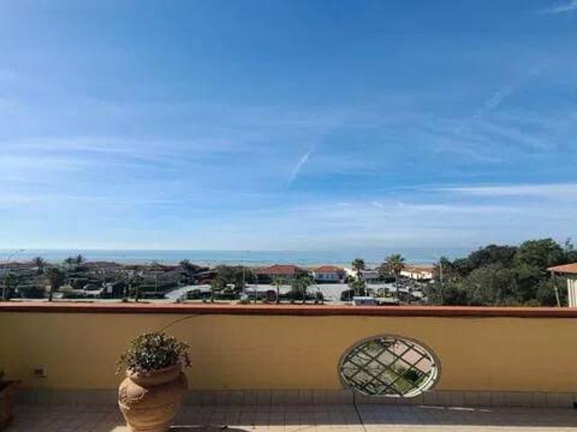 Appartamento in affitto a Pietrasanta LU