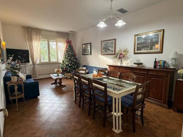 Appartamento in affitto a Pietrasanta LU