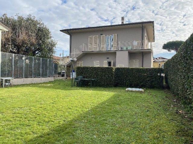 Appartamento in affitto a Pietrasanta LU