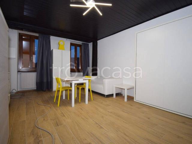 Appartamento in affitto a Pinerolo via Principi d'Acaja, 11, arredato, riscaldamento autonomo, ristrutturato TrovaCasa