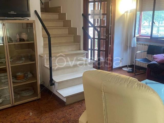 Appartamento in affitto a Pisa via Francesco Redi, 3, arredato, giardino privato, terrazzo TrovaCasa