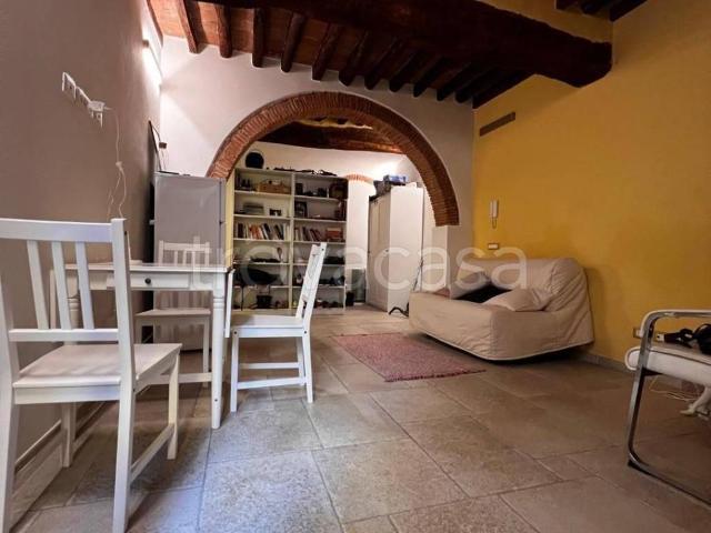 Appartamento in affitto a Pisa via Santa Marta, arredato, giardino privato, ristrutturato TrovaCasa