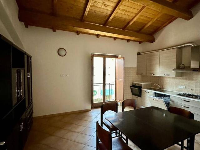 Appartamento in affitto a Pizzoli AQ