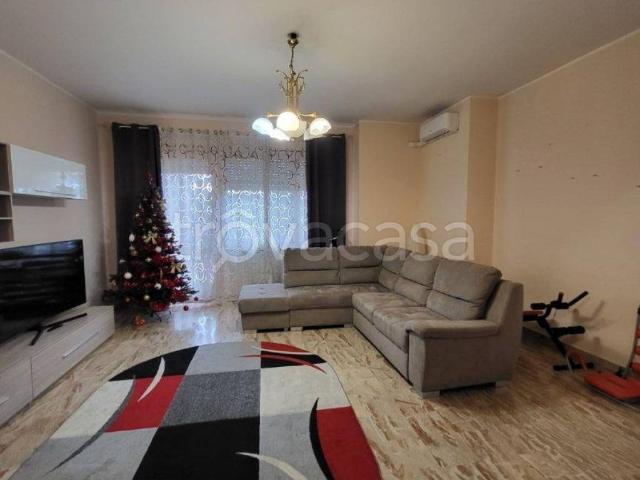Appartamento in affitto a Poirino via del Lobetto, 26, non arredato/vuoto, giardino condominiale, luminoso TrovaCasa