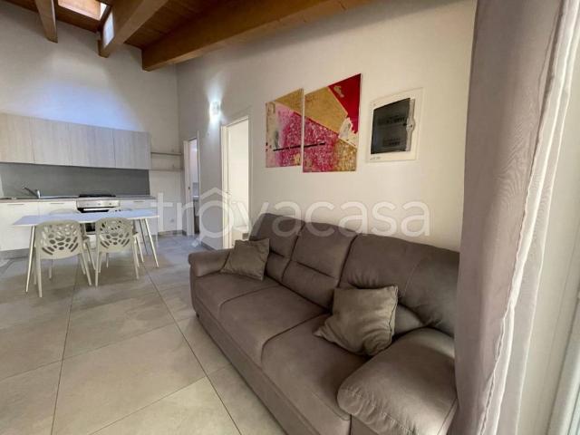 Appartamento in affitto a Ponte San Pietro via Giuseppe Garibaldi 21, arredato, terrazzo, riscaldamento autonomo TrovaCasa