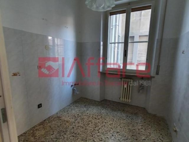 Appartamento in affitto a Pontedera piazza Martiri della Libertà, non arredato/vuoto, terrazzo, buono stato TrovaCasa