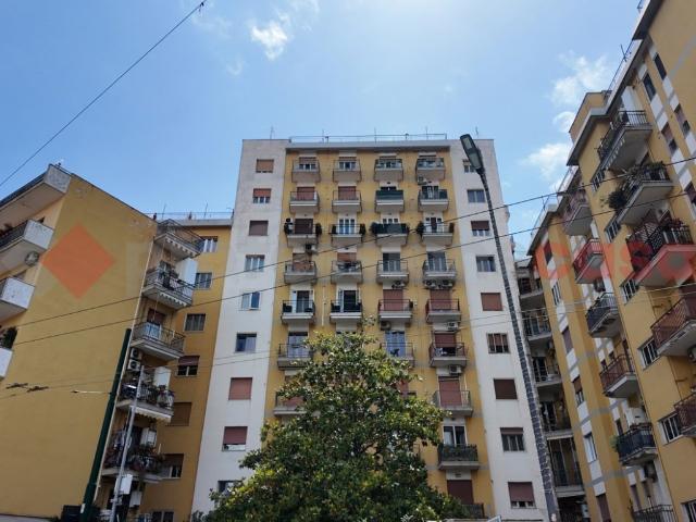 Appartamento in affitto a Portici portici Armando Diaz,2, non arredato/vuoto, ascensore, buono stato TrovaCasa