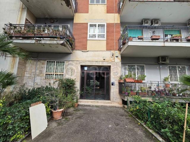 Appartamento in affitto a Portici via Dalbono, 13, non arredato/vuoto, possibilità posto auto, balcone TrovaCasa