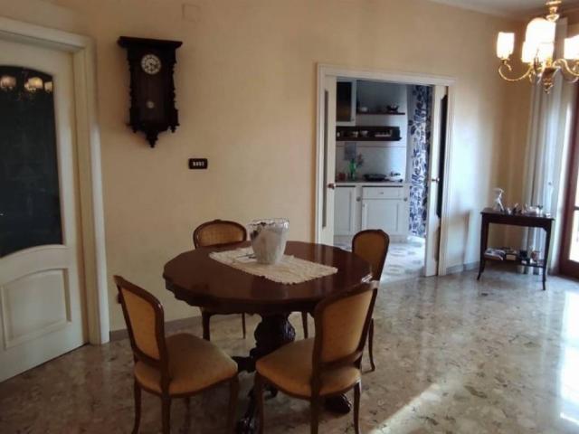 Appartamento in affitto a Portici via Libertà, 340, non arredato/vuoto, terrazzo, centrale TrovaCasa