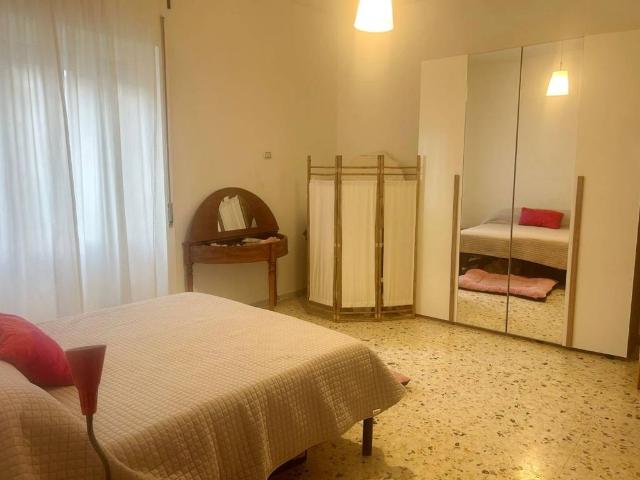 Appartamento in affitto a Portici via Libertà, non arredato/vuoto, buono stato, cucina abitabile TrovaCasa