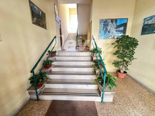 Appartamento in affitto a Portici via Libertà, non arredato/vuoto, posto auto, doppia esposizione TrovaCasa