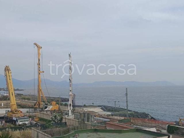 Appartamento in affitto a Portici via Pietrarsa, 29, arredato, panoramica, balcone TrovaCasa