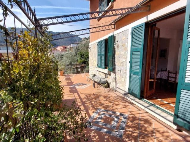 Appartamento in affitto a Portovenere, arredato, box, terrazzo TrovaCasa