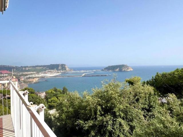 Appartamento in affitto a Pozzuoli NA