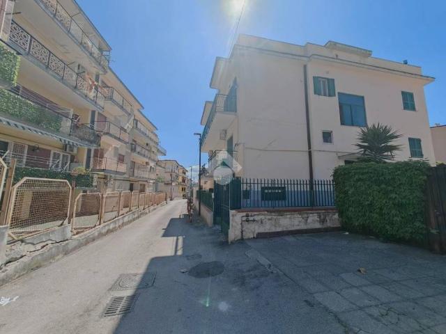 Appartamento in affitto a Pozzuoli NA