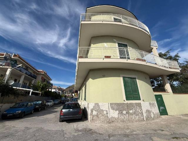 Appartamento in affitto a Pozzuoli NA