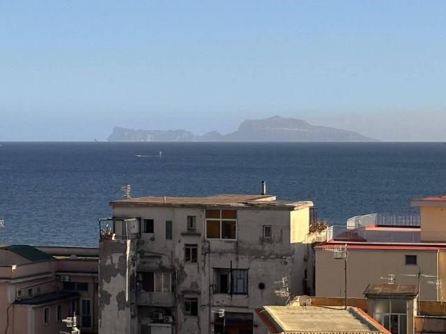 Appartamento in affitto a Pozzuoli NA