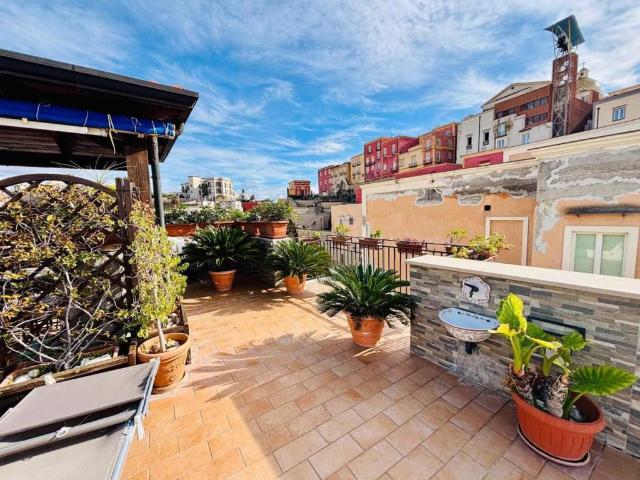 Appartamento in affitto a Pozzuoli NA