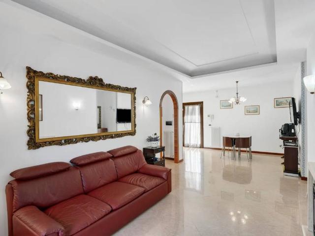 Appartamento in affitto a Pozzuoli NA