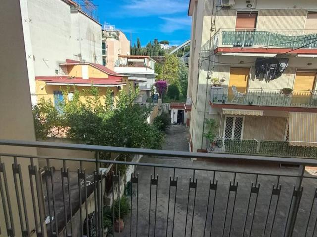 Appartamento in affitto a Pozzuoli NA
