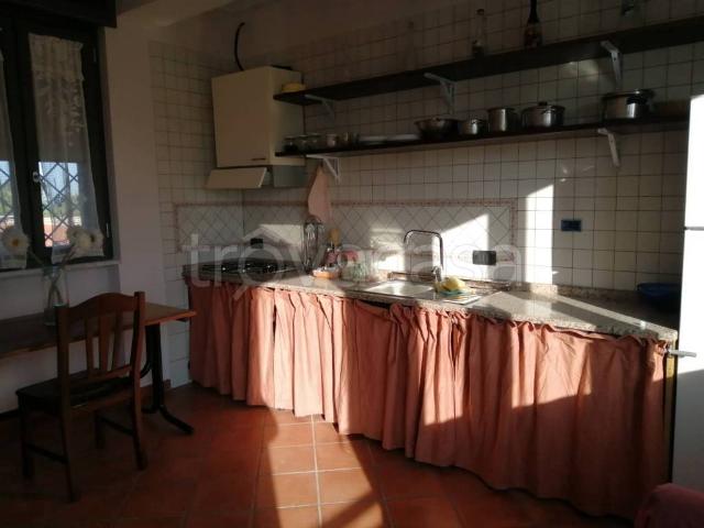 Appartamento in affitto a Pozzuoli via Giovanni Verga, arredato, riscaldamento autonomo, buono stato TrovaCasa