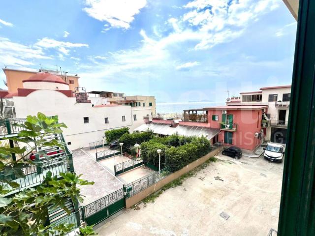 Appartamento in affitto a Pozzuoli