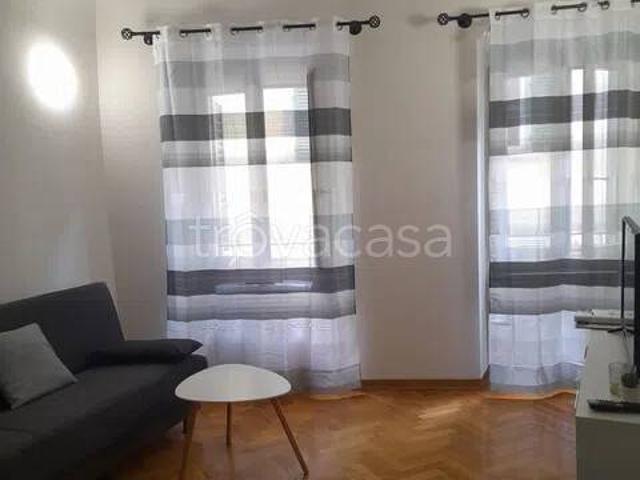 Appartamento in affitto a Prato piazza Del Duomo, ristrutturato, centrale, luminoso TrovaCasa