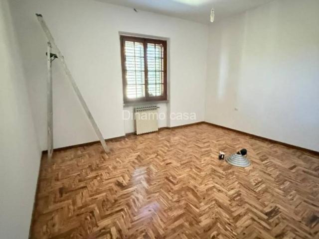 Appartamento in affitto a Prato via giramonte, non arredato/vuoto, ingresso indipendente, luminoso TrovaCasa