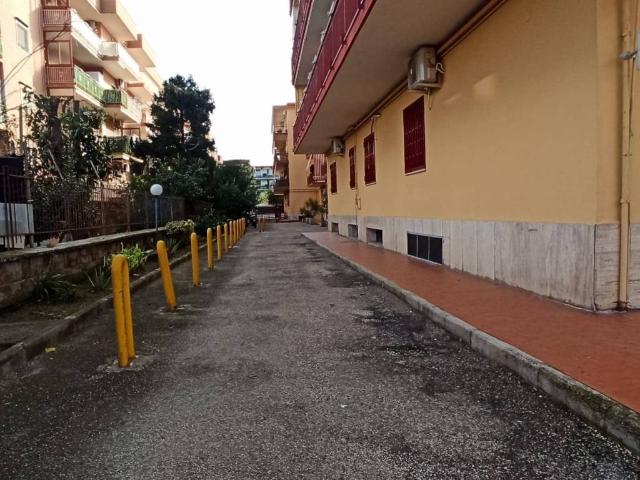 Appartamento in affitto a Quarto NA