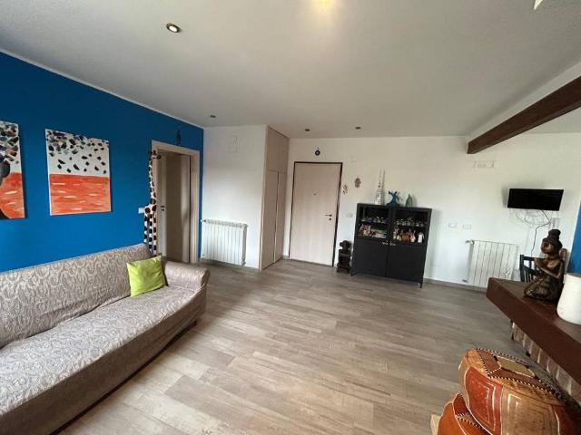Appartamento in affitto a Quarto NA