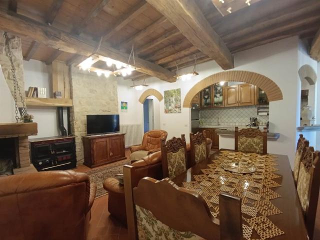 Appartamento in affitto a Quarrata via vecchia fiorentina II tronco 143, arredato, caminetto, rustico TrovaCasa