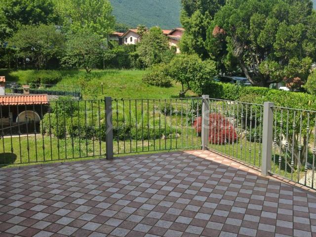 Appartamento in affitto a Ranzanico via Nazionale, arredato, terrazzo, vista lago TrovaCasa