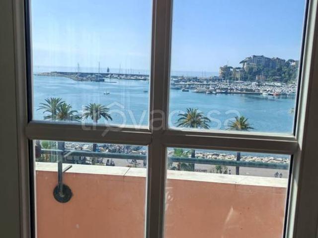 Appartamento in affitto a Rapallo via Giuseppe Mazzini, Centro Storico