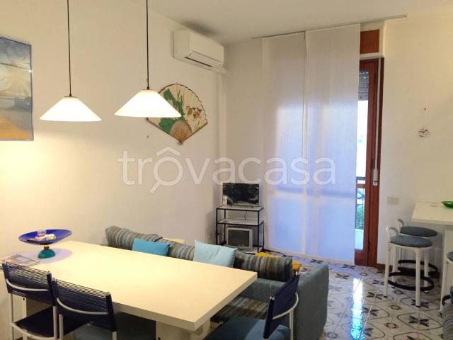 Appartamento in affitto a Rapallo via Privata Sanguineti, non arredato/vuoto, box, cancello elettrico TrovaCasa