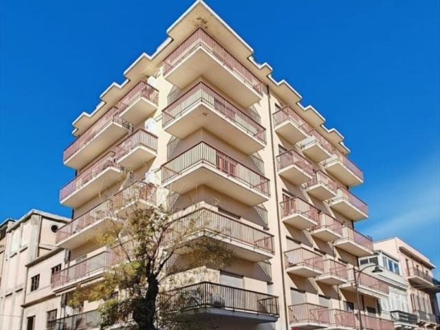 Appartamento in affitto a Reggio di Calabria via de nava, riscaldamento autonomo, centrale, luminoso TrovaCasa