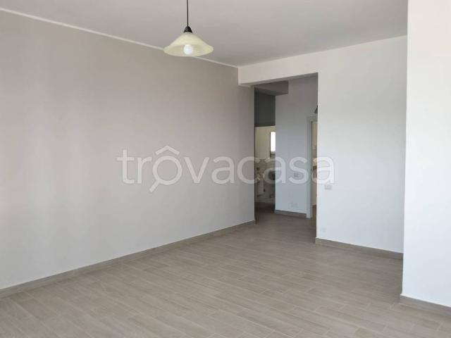 Appartamento in affitto a Reggio di Calabria via Emilio Cuzzocrea, non arredato/vuoto, terrazzo, ascensore TrovaCasa