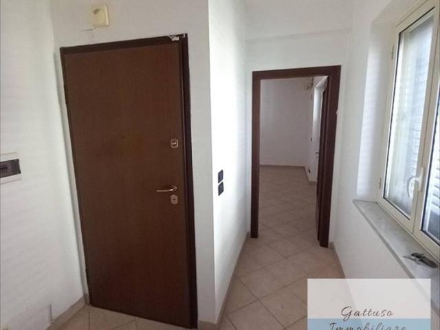 Appartamento in affitto a Reggio di Calabria via Sbarre Centrali, 363, non arredato/vuoto, terrazzo, senza ascensore TrovaCasa