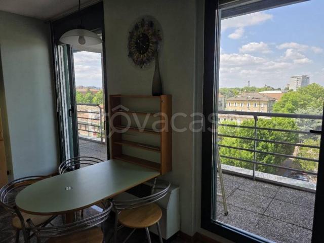 Appartamento in affitto a Reggio nell'Emilia, non arredato/vuoto, box, terrazzo TrovaCasa