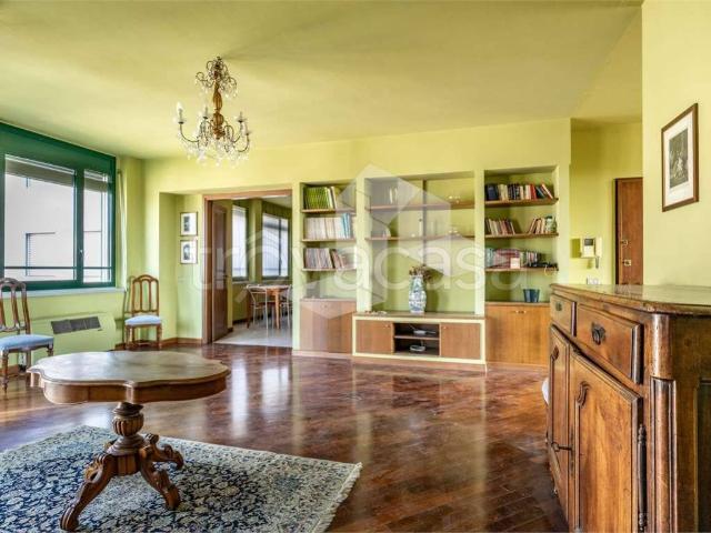 Appartamento in affitto a Reggio nell'Emilia, arredato, box, terrazzo TrovaCasa