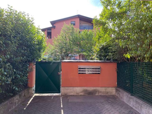 Appartamento in affitto a Reggio nell'Emilia via Zavattini, arredato, box, terrazzo TrovaCasa