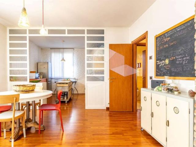 Appartamento in affitto a Reggio nell'Emilia via Adua, 40, arredato, ascensore, aria condizionata TrovaCasa