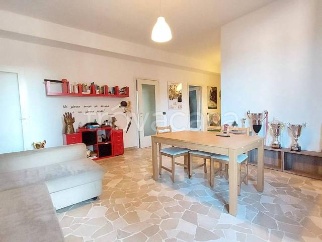 Appartamento in affitto a Rho via Don Luigi Bettinetti, arredato, vicinanze negozi, balcone TrovaCasa
