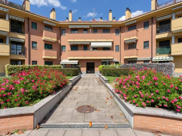 Appartamento in affitto a Rho MI