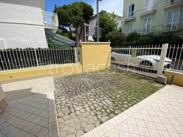 Appartamento in affitto a Riccione, arredato, terrazzo, angolo cottura TrovaCasa
