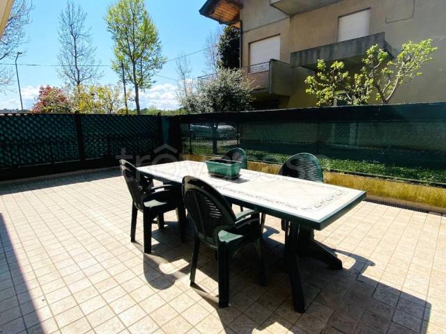 Appartamento in affitto a Riccione viale Cattolica, 8, arredato, giardino privato, posto auto TrovaCasa