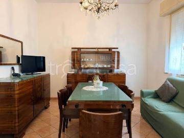 Appartamento in affitto a Riccione viale Fratelli Bandiera, arredato, giardino privato, terrazzo TrovaCasa