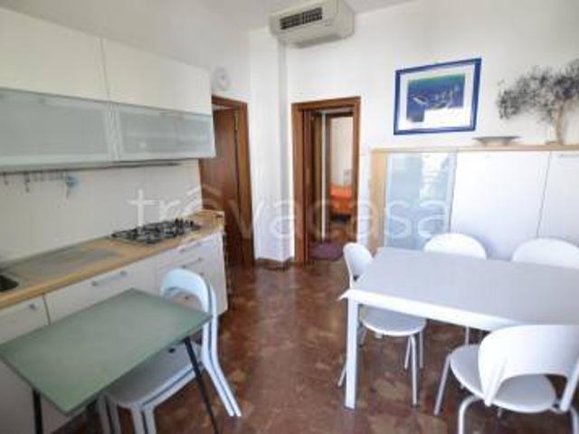 Appartamento in affitto a Riccione viale Goffredo Mameli, arredato, terrazzo, aria condizionata TrovaCasa
