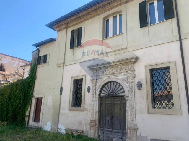 Appartamento in affitto a Rieti via Garibaldi, 63, caminetto, centrale, vicinanze negozi TrovaCasa