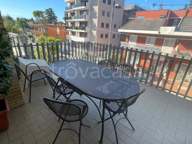 Appartamento in affitto a Rimini via Libra, giardino privato, posto auto, box TrovaCasa